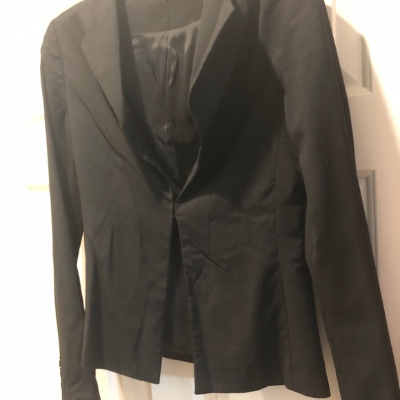 Black blazer very simple light blazer bought in Korea. Very shapely - Picture 3 of 8